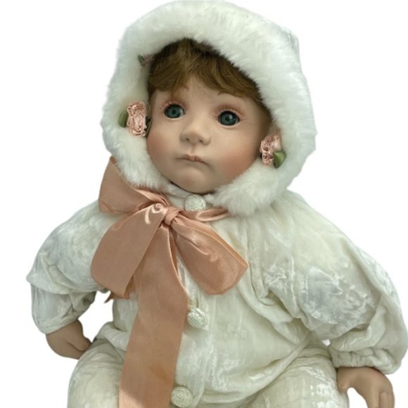 Kay McKee World Gallery Limited Katie Porcelain Collectible Doll Home Display - Picture 9 of 16